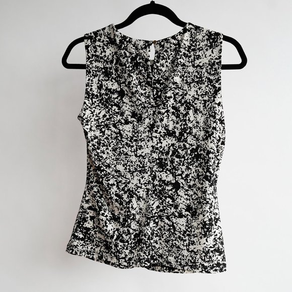 Calvin Klein Sleeveless Tank Top - Picture 3 of 4